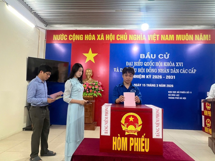 Cử tri xã Hòa Lạc hân hoan tham gia ngày hội bầu cử!- Ảnh 16.