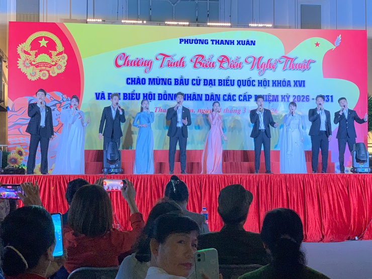 Phường Thanh Xuân tưng bừng tổ chức văn nghệ chào mừng bầu cử- Ảnh 1.