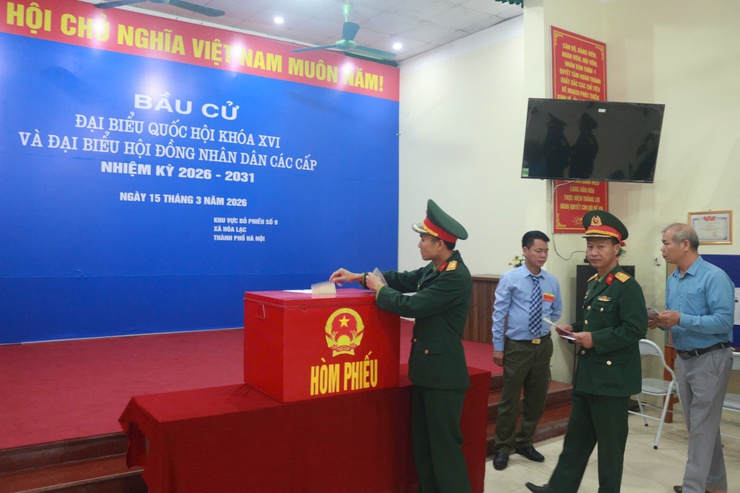 Cử tri xã Hòa Lạc hân hoan tham gia ngày hội bầu cử!- Ảnh 20.