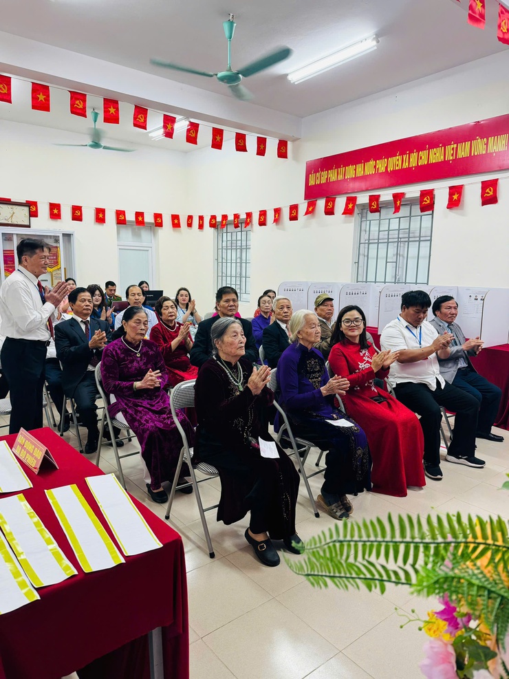 Phường Long Biên rộn ràng ngày hội non sông- Ảnh 4.