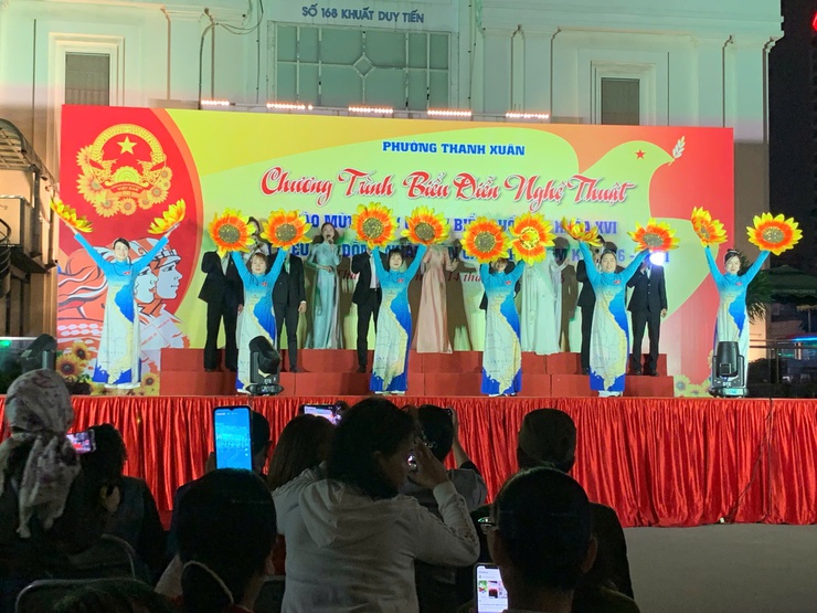 Phường Thanh Xuân tưng bừng tổ chức văn nghệ chào mừng bầu cử- Ảnh 4.