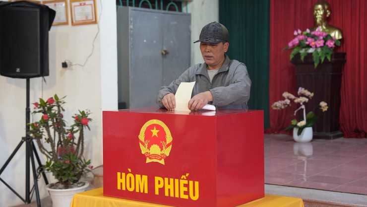 41.595 cử tri xã Dương Hoà phấn khởi đi bầu cử, gửi gắm niềm tin và hy vọng tới các đại biểu nhân dân- Ảnh 7.