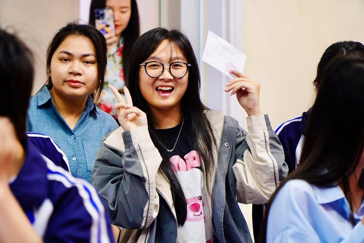 Cử tri xã Hòa Lạc hân hoan tham gia ngày hội bầu cử!- Ảnh 13.