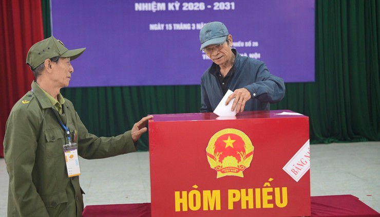 41.595 cử tri xã Dương Hoà phấn khởi đi bầu cử, gửi gắm niềm tin và hy vọng tới các đại biểu nhân dân- Ảnh 8.