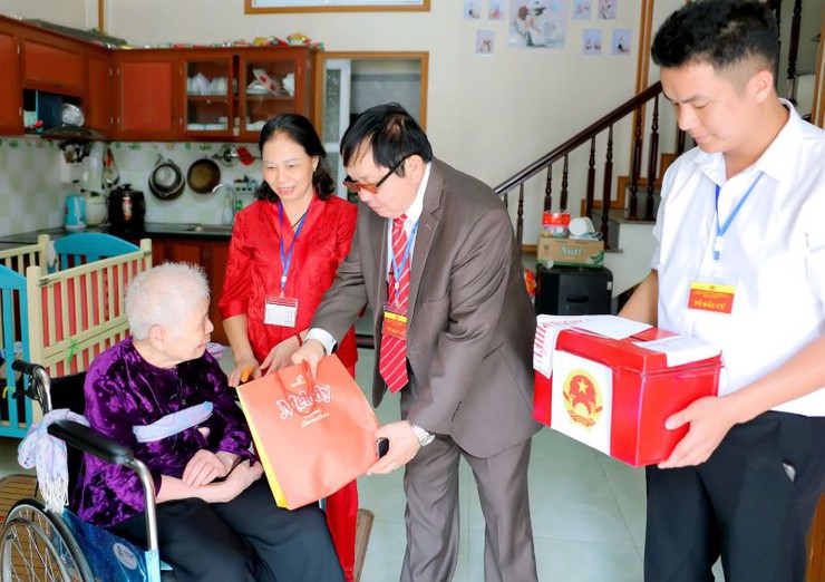 Cử tri thôn Xuân Trung, Xuân Long, Xuân Sen, Xuân Linh phấn khởi tham gia ngày hội toàn dân- Ảnh 5.