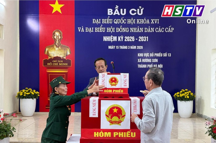 Cử tri Hương Sơn nô nức tham gia Ngày hội toàn dân đi bầu cử- Ảnh 6.