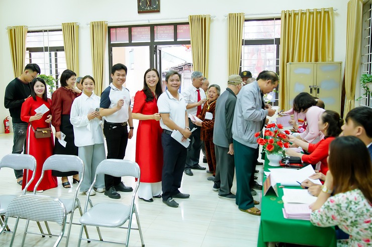 Thôn Giấy Cơ Khí, xã Phú Xuyên tưng bừng với ngày hội non sông- Ảnh 2.