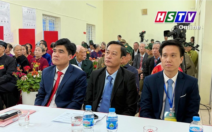 Cử tri Hương Sơn nô nức tham gia Ngày hội toàn dân đi bầu cử- Ảnh 3.