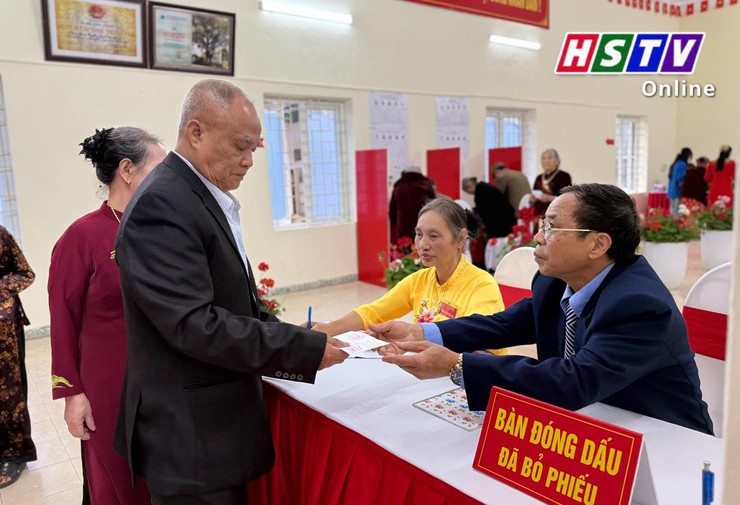 Cử tri Hương Sơn nô nức tham gia Ngày hội toàn dân đi bầu cử- Ảnh 12.