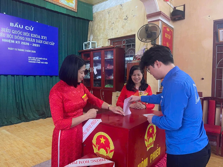 Tuổi trẻ xã Dương Hoà phát huy tinh thần trách nhiệm, tích cực hỗ trợ công tác bầu cử trên địa bàn- Ảnh 9.