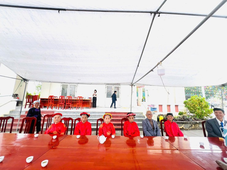 CỬ TRI XÃ HƯNG ĐẠO TÍCH CỰC THAM GIA NGÀY HỘI BẦU CỬ- Ảnh 1.