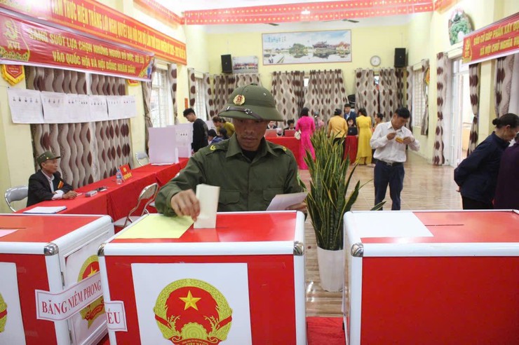 Không khí bầu cử tại xã Ứng Thiên sôi nổi, nhiều thôn đạt 100% cử tri tham gia bỏ phiếu- Ảnh 2.
