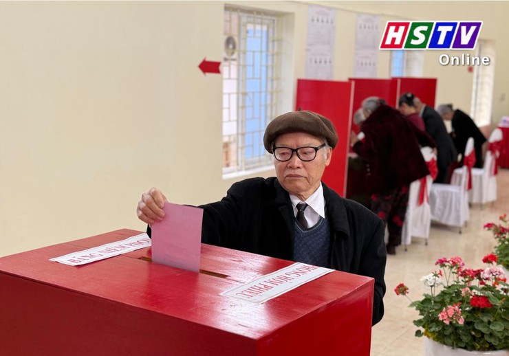 Cử tri Hương Sơn nô nức tham gia Ngày hội toàn dân đi bầu cử- Ảnh 10.