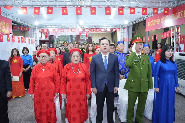 PHƯỜNG LÁNG TỔ CHỨC KHAI MẠC NGÀY BẦU CỬ ĐẠI BIỂU QUỐC HỘI VÀ HỘI ĐỒNG NHÂN DÂN CÁC CẤP NHIỆM KỲ 2026–2031- Ảnh 1.