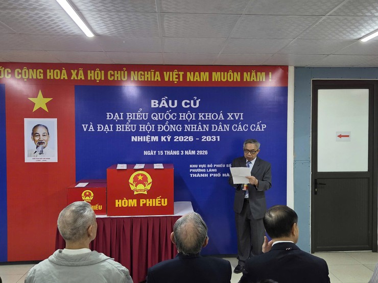 KHÔNG KHÍ TRANG NGHIÊM TRONG GIỜ PHÚT MỞ ĐẦU NGÀY BẦU CỬ TẠI PHƯỜNG LÁNG- Ảnh 8.