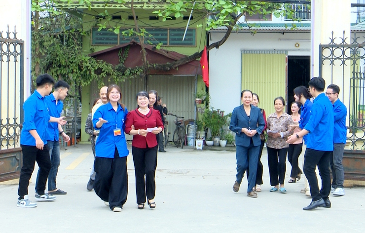 Tuổi trẻ xã Thượng Phúc phát huy vai trò trong ngày hội bầu cử- Ảnh 1.