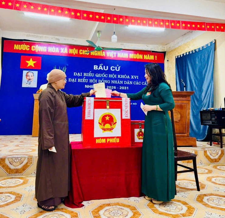 Quốc Oai: Đến 14 giờ 30 phút, đã có 5 khu vực bỏ phiếu đạt 100% cử tri tham gia bầu cử- Ảnh 1.