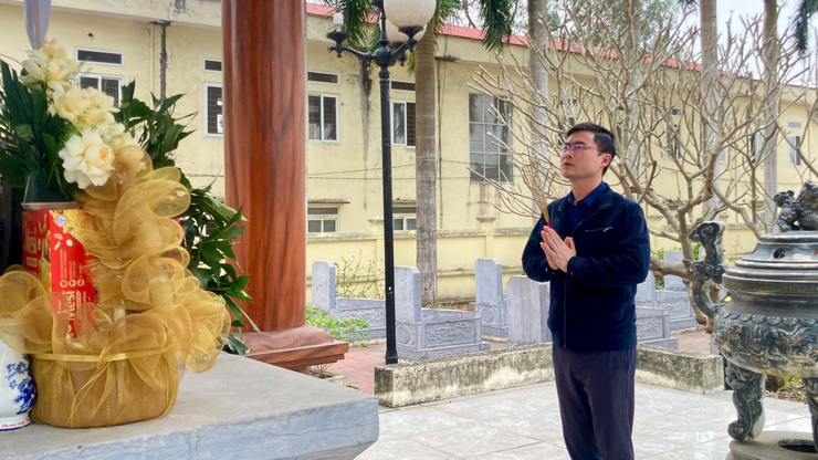 Xã Yên Lãng tổ chức viếng nghĩa trang liệt sĩ trước ngày bầu cử- Ảnh 8.