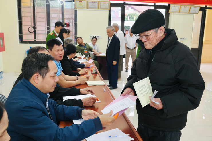 XÃ YÊN LÃNG RỘN RÀNG KHAI MẠC NGÀY BẦU CỬ- Ảnh 9.