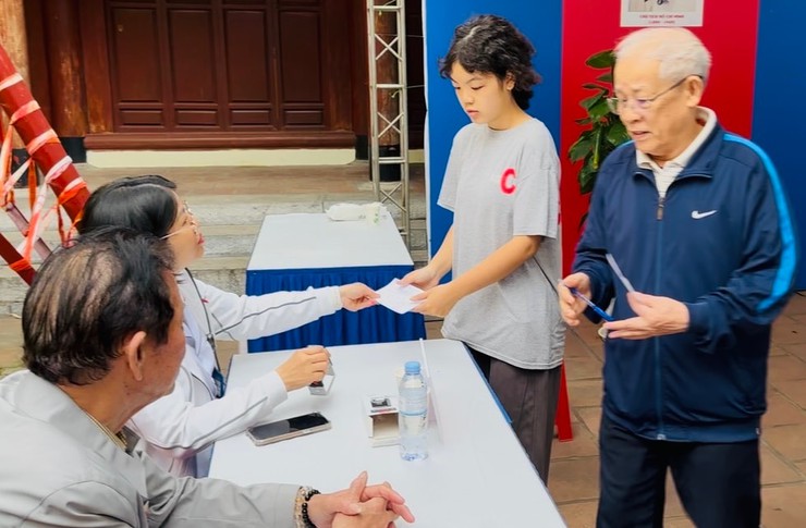 CỬ TRI PHƯỜNG VĂN MIẾU – QUỐC TỬ GIÁM: "TÔI GỬI NIỀM TIN VÀO NHỮNG NGƯỜI ỨNG CỬ ĐẠI BIỂU"- Ảnh 10.