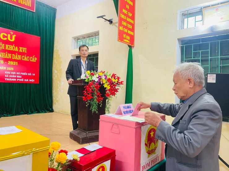 Cử tri thôn Xuân Trung, Xuân Long, Xuân Sen, Xuân Linh phấn khởi tham gia ngày hội toàn dân- Ảnh 11.