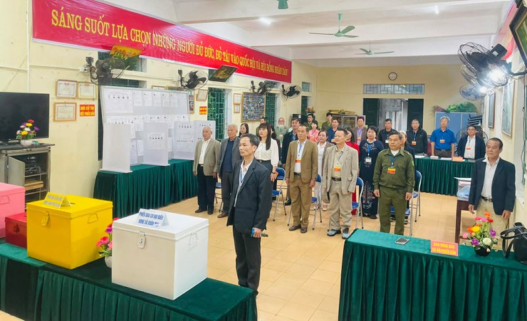 Cử tri thôn Xuân Trung, Xuân Long, Xuân Sen, Xuân Linh phấn khởi tham gia ngày hội toàn dân- Ảnh 9.