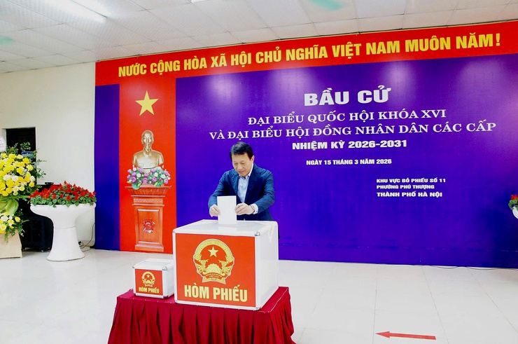 Đồng chí Lương Tam Quang và đồng chí Nguyễn Thanh Nghị dự Lễ khai mạc và bỏ phiếu bầu cử tại phường Phú Thượng- Ảnh 4.