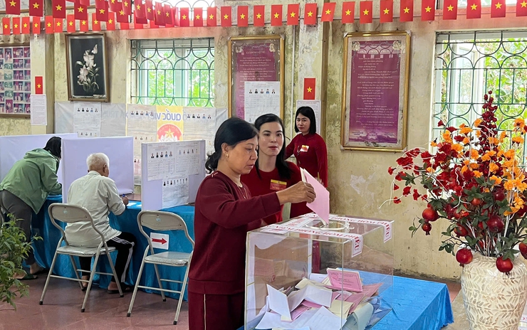  Người dân không nên đăng ảnh thẻ cử tri lên mạng- Ảnh 1.