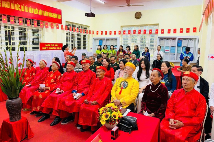 Sôi nổi Ngày hội bầu cử đại biểu Quốc hội và HĐND các cấp.- Ảnh 3.