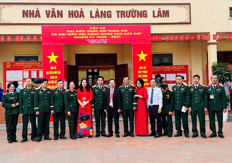 Sôi nổi Ngày hội bầu cử đại biểu Quốc hội và HĐND các cấp.- Ảnh 4.