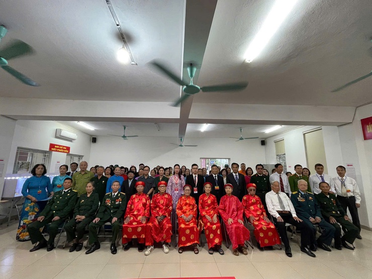 Sôi nổi Ngày hội bầu cử đại biểu Quốc hội và HĐND các cấp.- Ảnh 6.