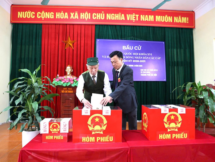 Cử tri Tam Hưng hân hoan đi bầu cử- Ảnh 8.