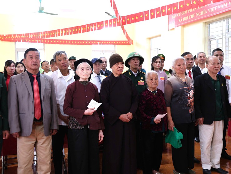 Cử tri Tam Hưng hân hoan đi bầu cử- Ảnh 3.