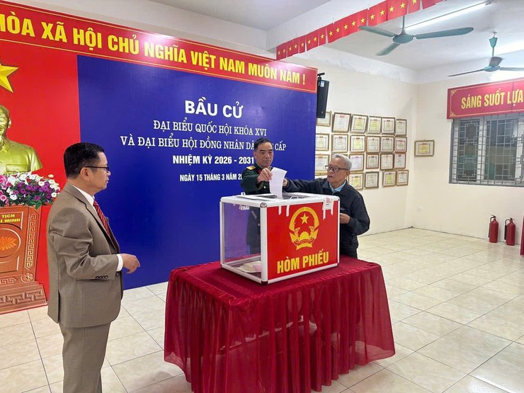 Đồng loạt 22 khu vực bỏ phiếu trên địa bàn phường Dương Nội khai mạc bầu cử- Ảnh 22.