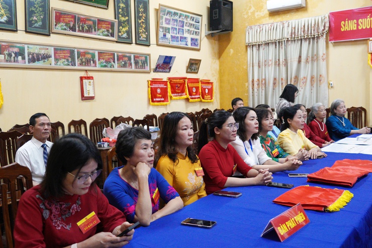 Đồng chí Phí Minh Hải dự khai mạc và bỏ phiếu bầu cử tại khu vực bầu cử số 6 phường Chương Mỹ- Ảnh 5.