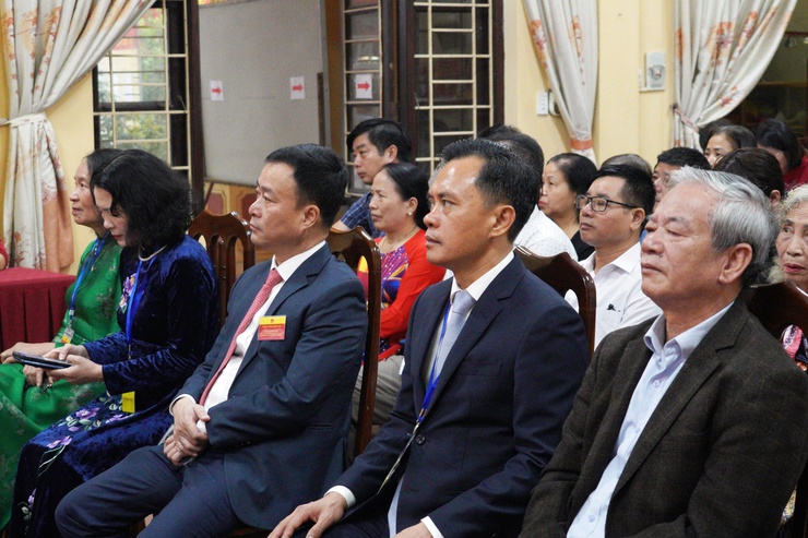 Đồng chí Phí Minh Hải dự khai mạc và bỏ phiếu bầu cử tại khu vực bầu cử số 6 phường Chương Mỹ- Ảnh 2.