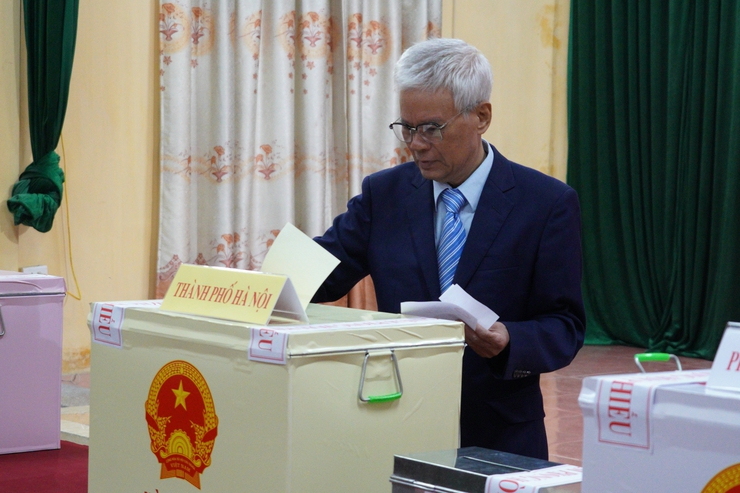 Đồng chí Phí Minh Hải dự khai mạc và bỏ phiếu bầu cử tại khu vực bầu cử số 6 phường Chương Mỹ- Ảnh 26.