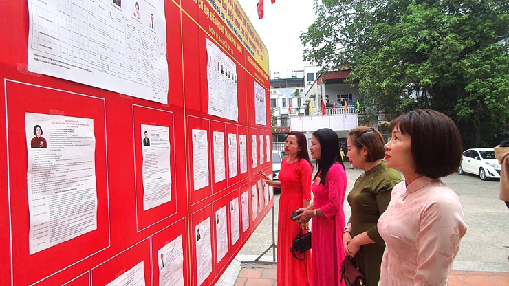 25/25 khu vực bầu cử phường Phú Lương khai mạc Ngày hội toàn dân đi bầu cử- Ảnh 12.