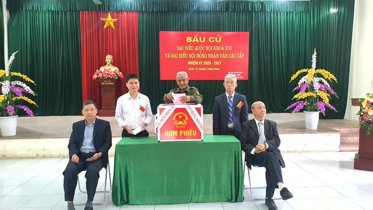 25/25 khu vực bầu cử phường Phú Lương khai mạc Ngày hội toàn dân đi bầu cử- Ảnh 7.