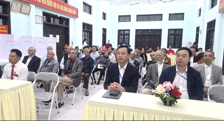 25/25 khu vực bầu cử phường Phú Lương khai mạc Ngày hội toàn dân đi bầu cử- Ảnh 1.