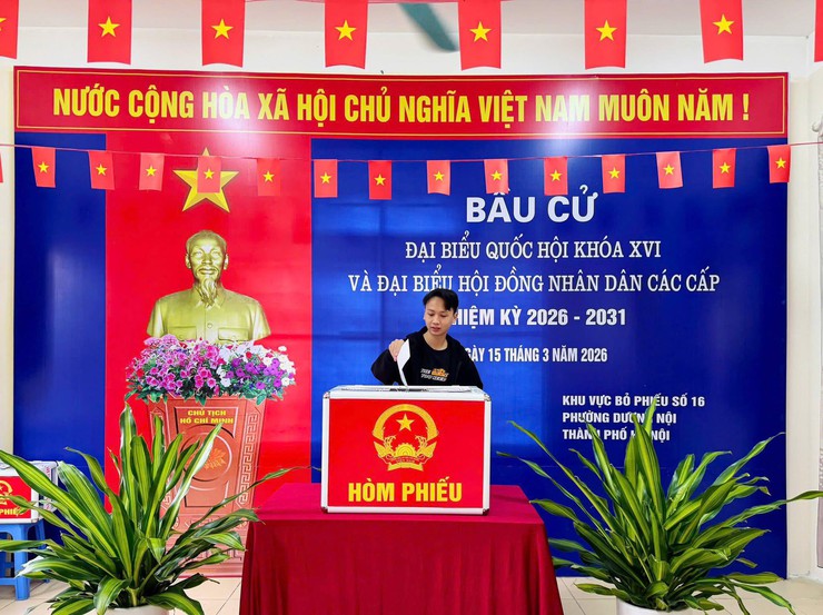 Tính đến 12h trưa: Trên 75% cử tri phường Dương Nội đã tham gia bầu cử- Ảnh 1.