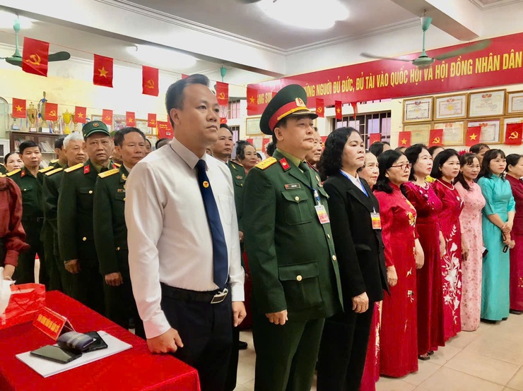 Rộn ràng Không khí ngày bầu cử tại xã Đoài Phương sáng 15/3

- Ảnh 5.