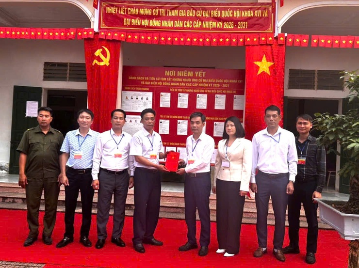 Đến 14 giờ 30 ngày 15/3, Đoài Phương đạt  87,5% cử tri tham gia bầu cử- Ảnh 2.