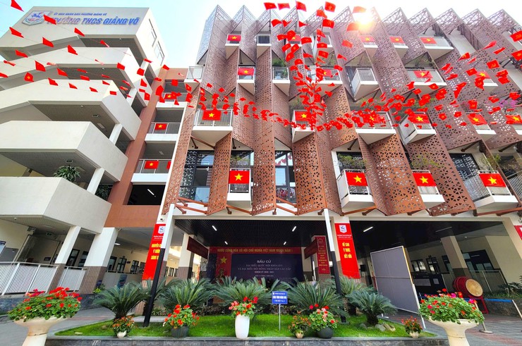 Giảng Võ rực rỡ sắc cờ trong Ngày hội của toàn dân- Ảnh 2.