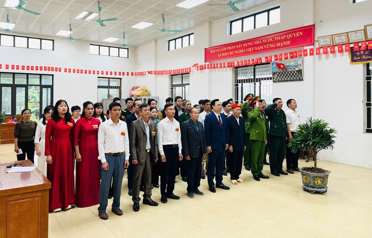 Cử tri Tam Hưng hân hoan đi bầu cử- Ảnh 2.