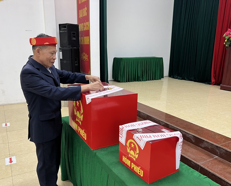 Cử tri Tam Hưng hân hoan đi bầu cử- Ảnh 4.