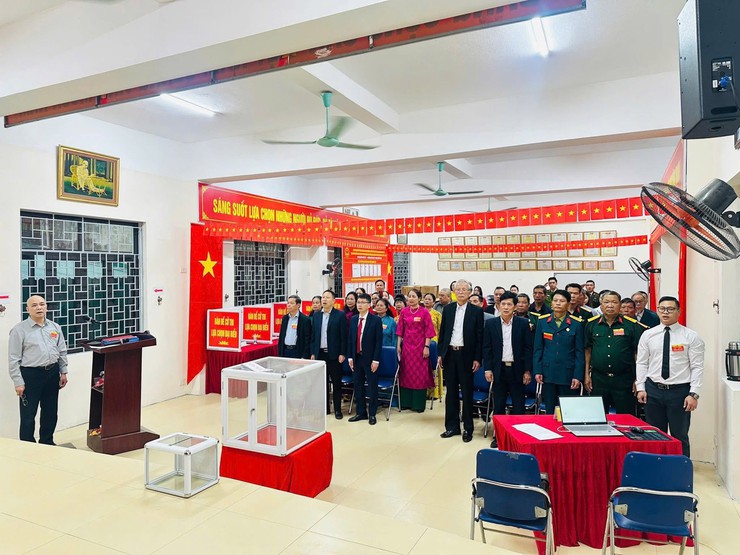 Đồng loạt 22 khu vực bỏ phiếu trên địa bàn phường Dương Nội khai mạc bầu cử- Ảnh 11.