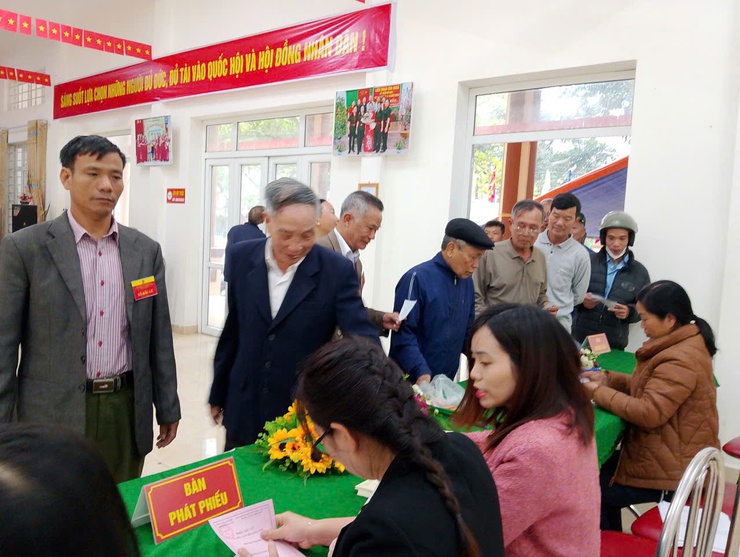 CỬ TRI XÃ ỨNG HÒA PHẤN KHỞI THAM GIA BẦU CỬ- Ảnh 15.