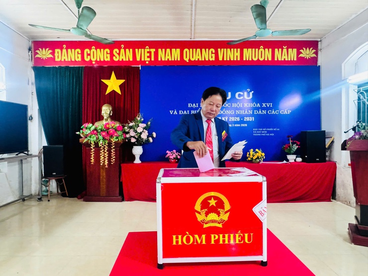 Hát Môn khai mạc sớm tại 2 khu vực bỏ phiếu từ 6 giờ sáng- Ảnh 7.