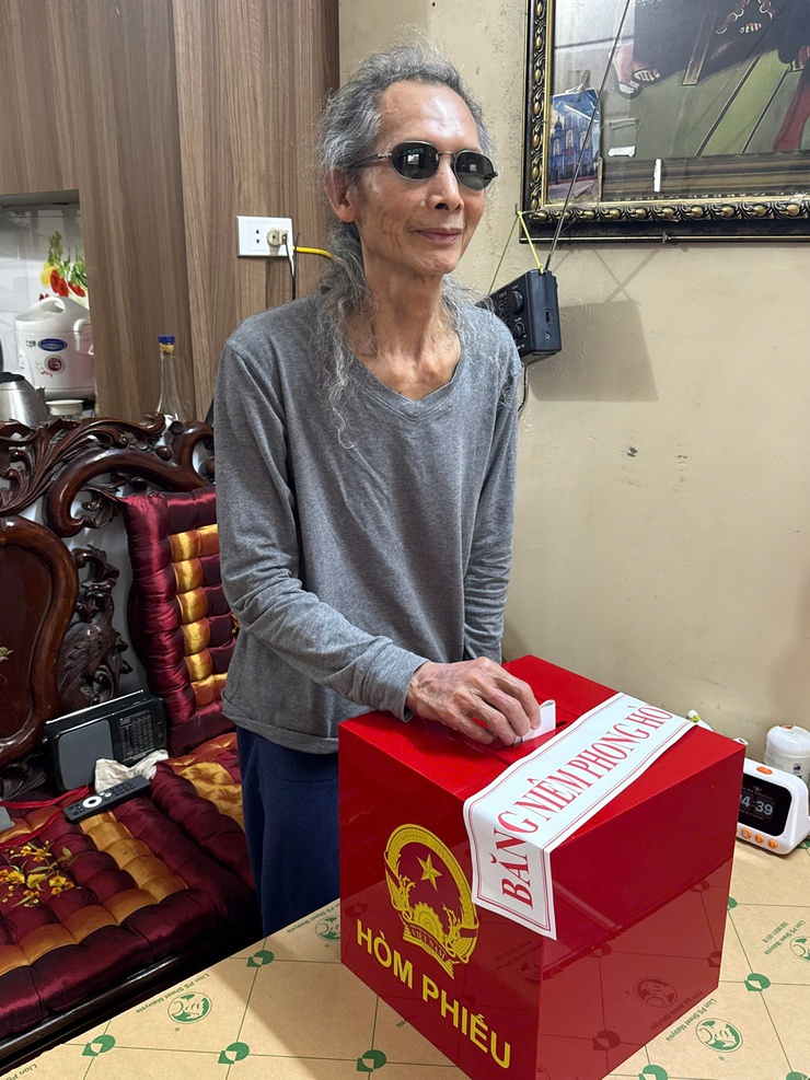 Cử tri phường Ba Đình nô nức, phấn khởi trong Ngày hội lớn của toàn dân- Ảnh 10.